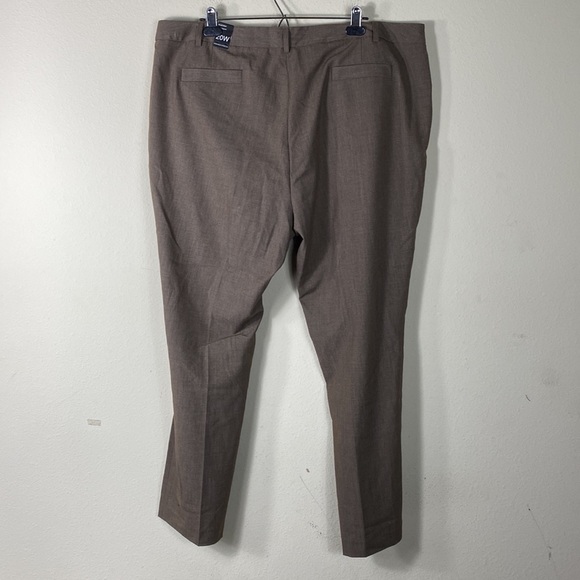 Chelsea+Amanda Chino Ankle Pants. - Picture 5 of 5